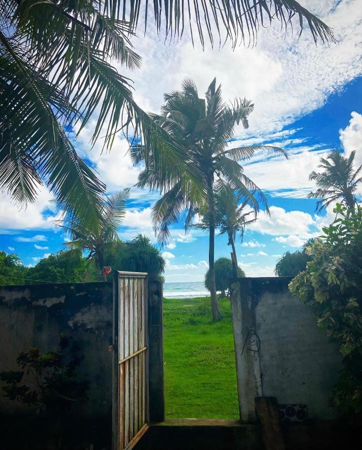 Bed and breakfast The Breeze Mirissa Extérieur photo